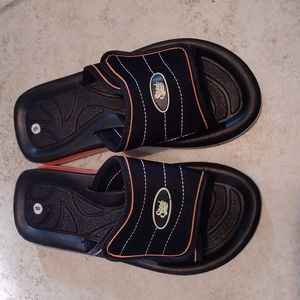 Men's sz 8 Strand Slip Ons